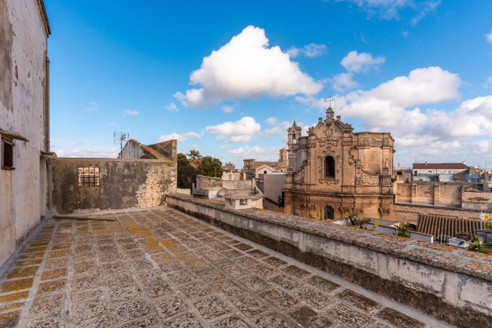 Image No.32-8 Bed Mansion for sale