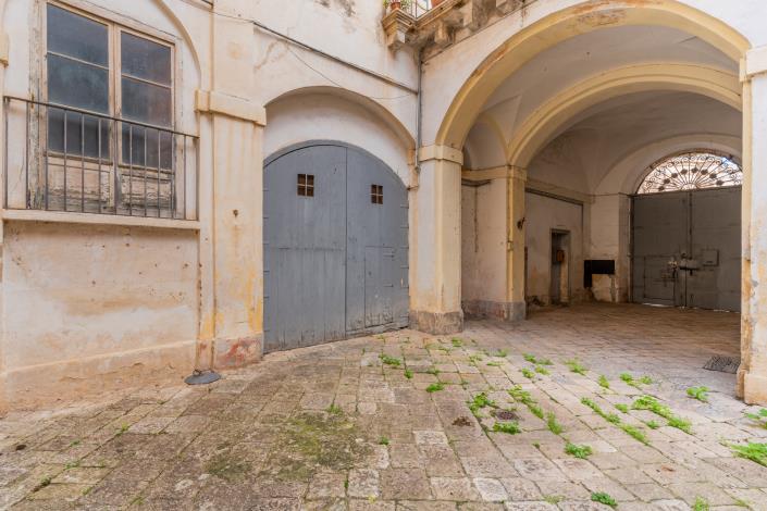 Image No.34-8 Bed Mansion for sale