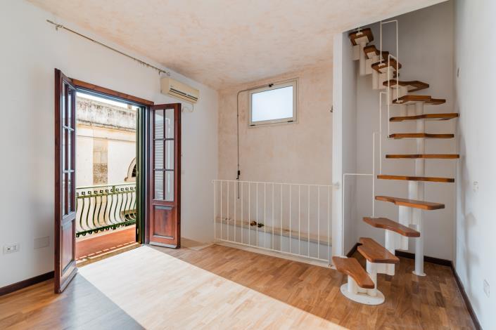 Image No.8-1 Bed Townhouse for sale