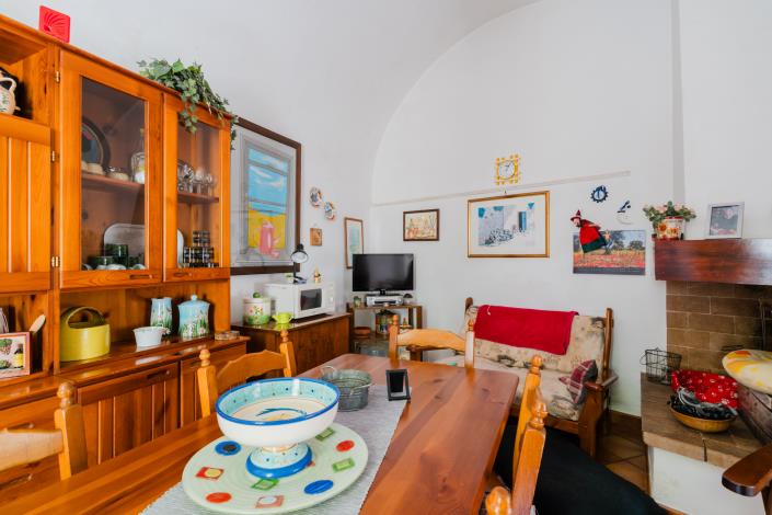 Image No.17-2 Bed Townhouse for sale