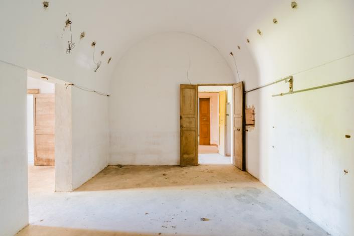 Image No.13-7 Bed Mansion for sale