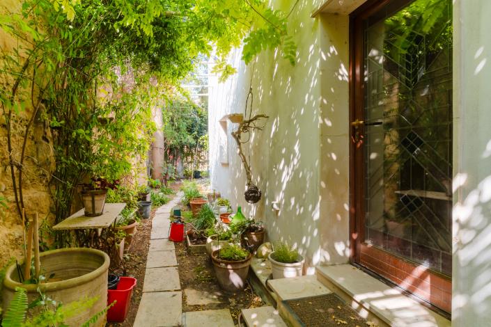 Image No.24-2 Bed Townhouse for sale