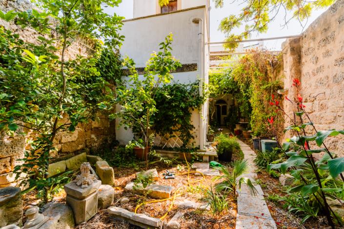 Image No.27-2 Bed Townhouse for sale