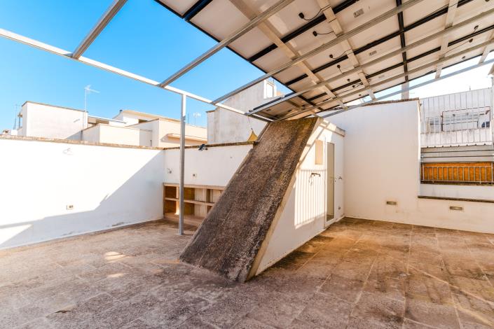 Image No.16-3 Bed Townhouse for sale