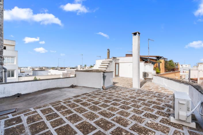 Image No.12-2 Bed Apartment for sale