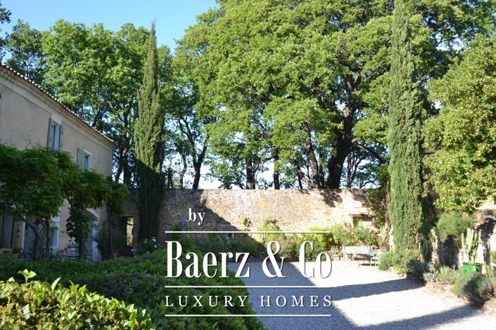 Image No.18-6 Bed Property for sale