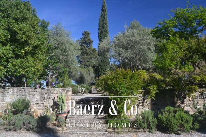 Image No.23-6 Bed Property for sale