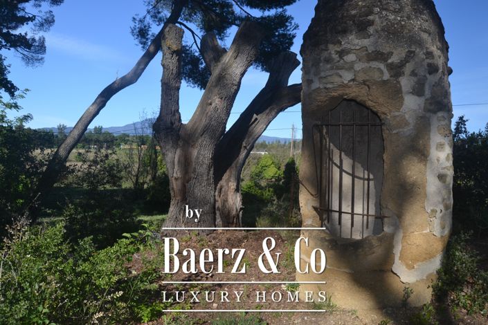 Image No.24-6 Bed Property for sale