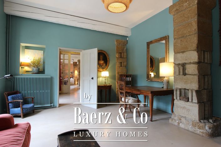 Image No.40-6 Bed Property for sale