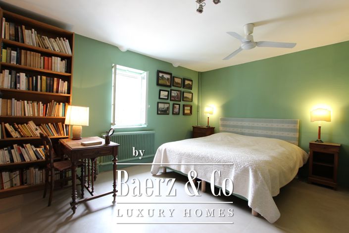 Image No.47-6 Bed Property for sale