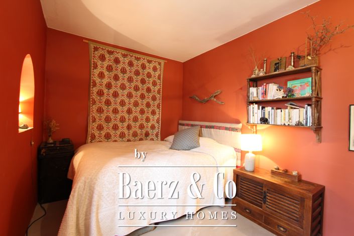 Image No.49-6 Bed Property for sale