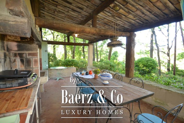 Image No.6-6 Bed Property for sale