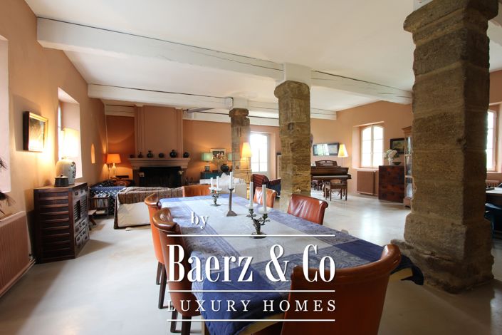 Image No.9-6 Bed Property for sale