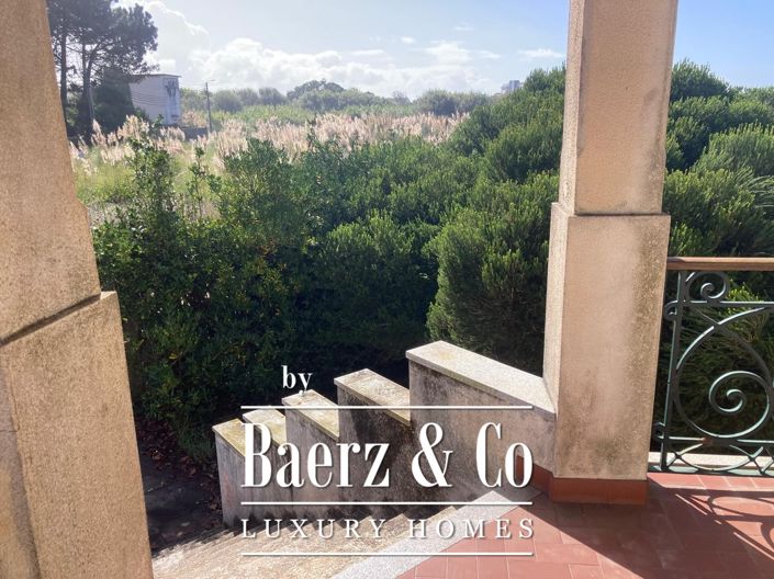 Image No.5-8 Bed Property for sale