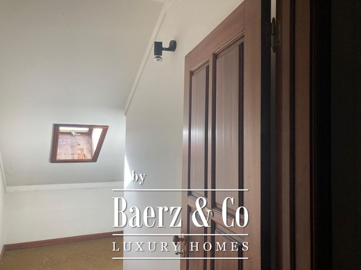 Image No.7-8 Bed Property for sale