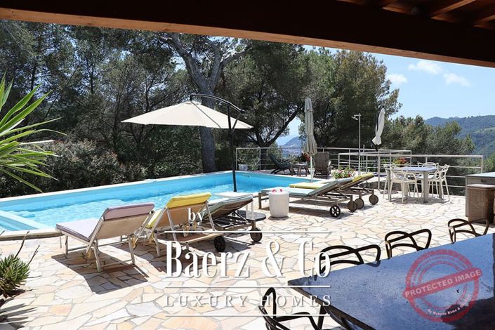 Image No.10-4 Bed Villa for sale