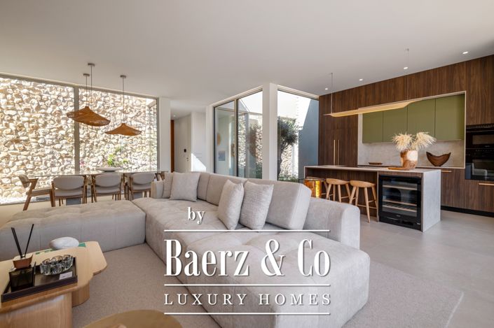 Image No.21-3 Bed House for sale