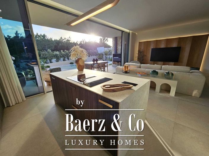 Image No.8-3 Bed House for sale