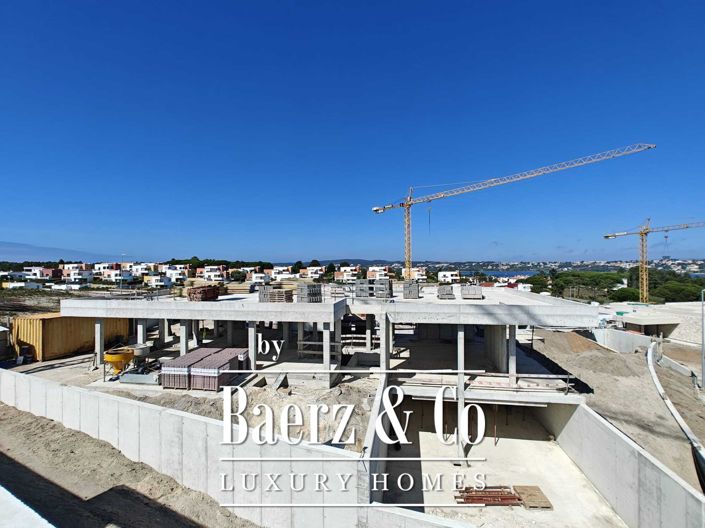 Image No.1-3 Bed House for sale
