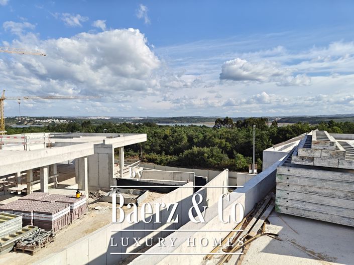 Image No.19-3 Bed House for sale