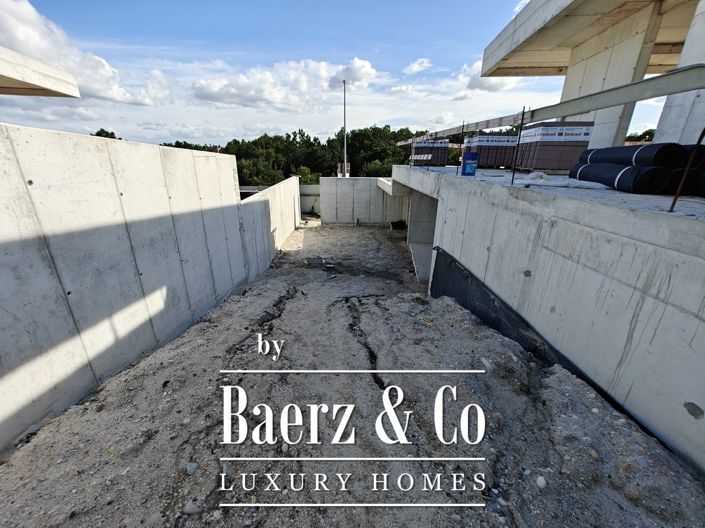 Image No.26-3 Bed House for sale