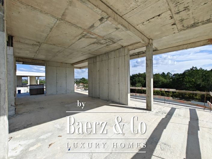 Image No.9-3 Bed House for sale