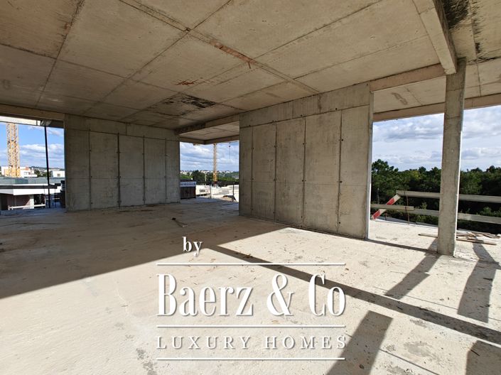 Image No.25-4 Bed House for sale