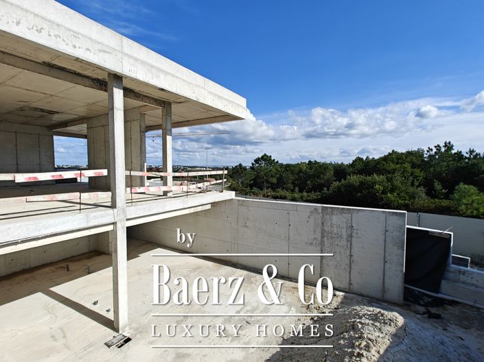 Image No.6-4 Bed House for sale