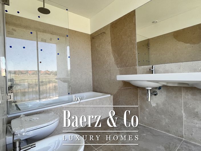 Image No.10-4 Bed House for sale