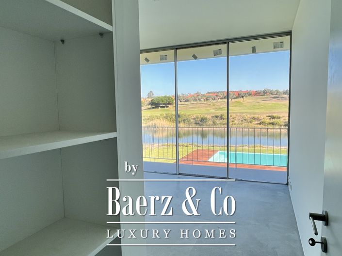 Image No.15-4 Bed House for sale