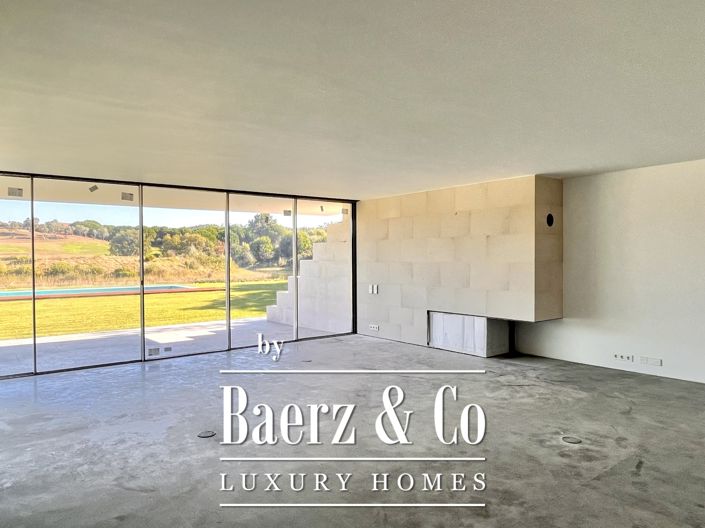 Image No.22-4 Bed House for sale