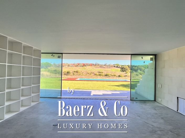 Image No.24-4 Bed House for sale