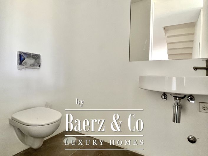 Image No.27-4 Bed House for sale