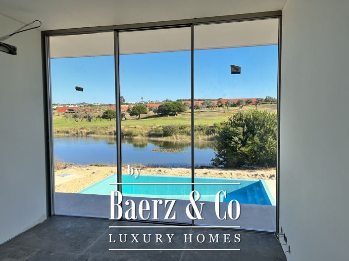 Image No.10-4 Bed House for sale