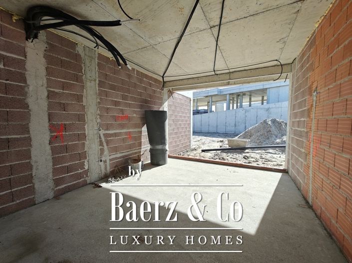 Image No.10-3 Bed House for sale