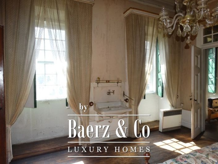 Image No.10-29 Bed Property for sale