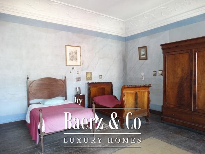 Image No.14-29 Bed Property for sale