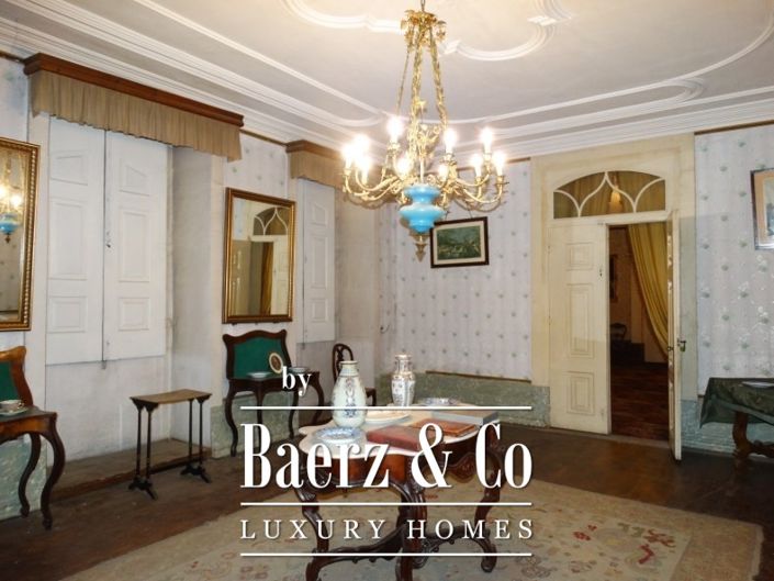 Image No.7-29 Bed Property for sale