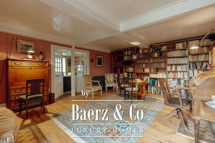 Image No.10-5 Bed Property for sale