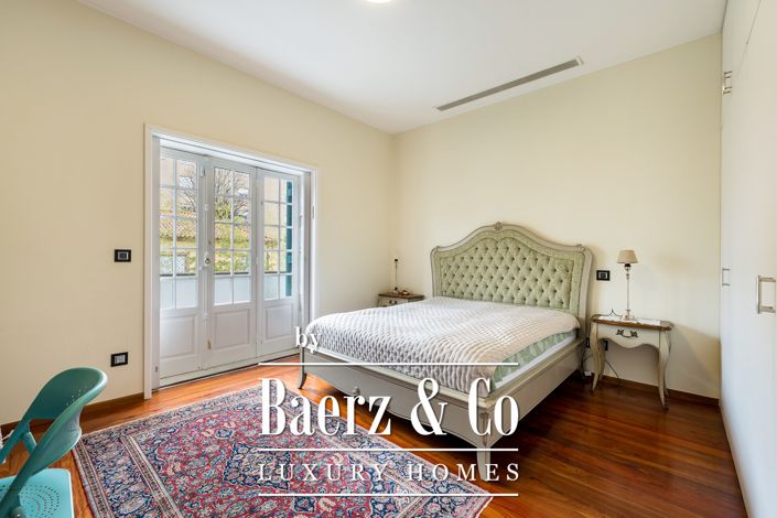 Image No.16-6 Bed House for sale