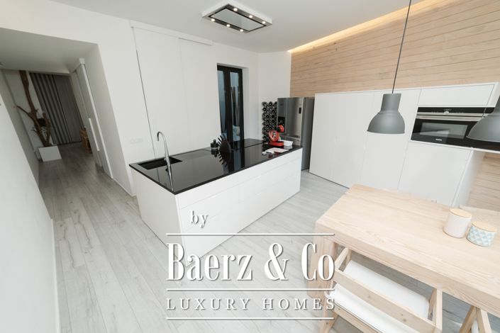 Image No.15-3 Bed Property for sale