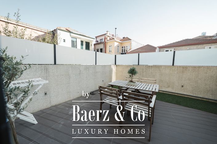 Image No.17-3 Bed Property for sale