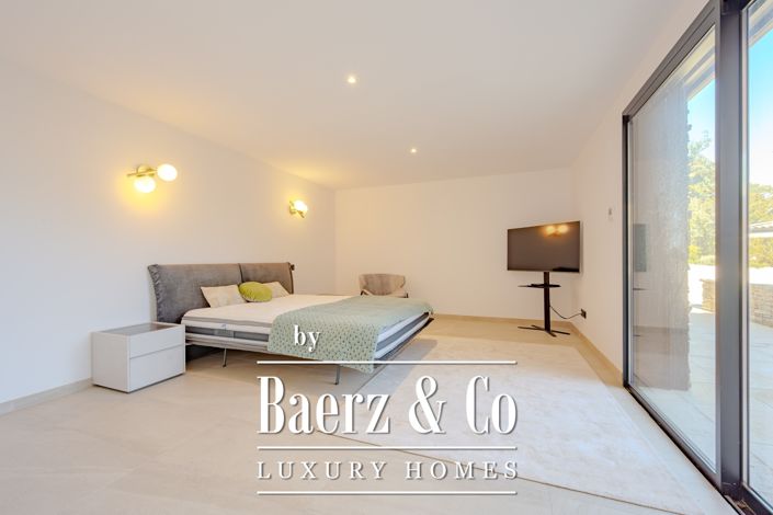 Image No.2-4 Bed Apartment for sale