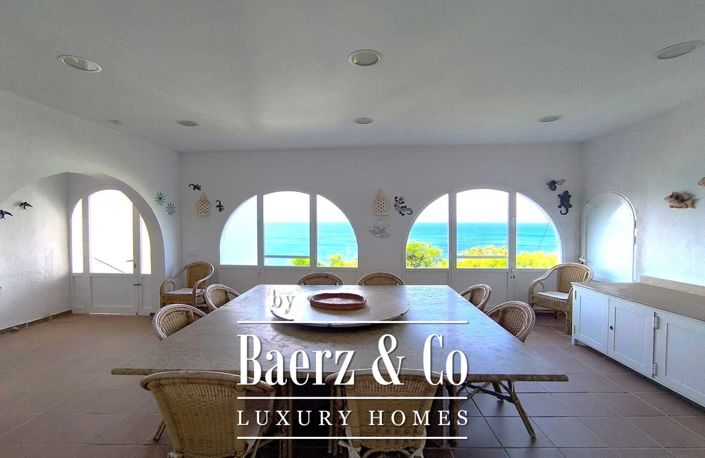 Image No.12-5 Bed Property for sale