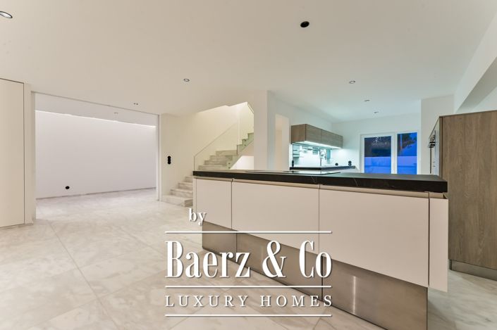 Image No.18-4 Bed House for sale