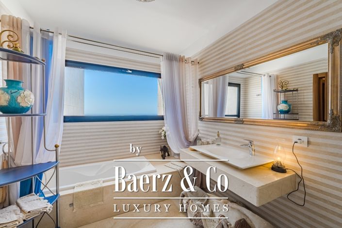 Image No.18-3 Bed Villa for sale