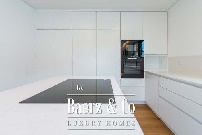 Image No.12-4 Bed House for sale