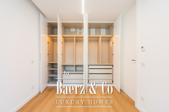 Image No.18-4 Bed House for sale