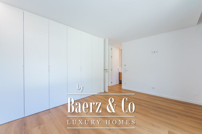 Image No.30-4 Bed House for sale