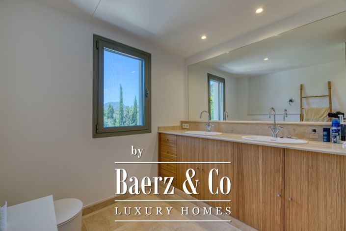 Image No.16-5 Bed Villa for sale